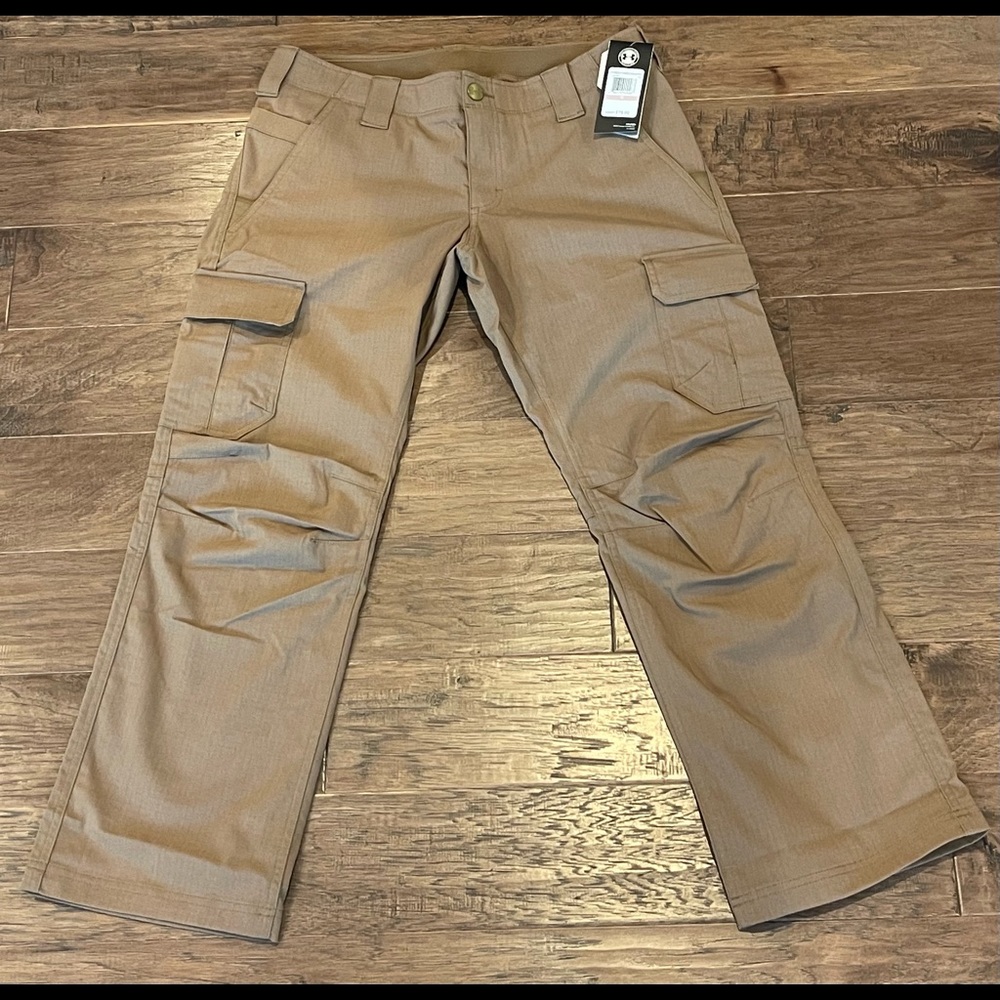 Under Armour Womens Size 12 UA Storm Tactical Patrol Cargo Pants 1254097-220 $80